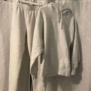 aritzia sweatsuit